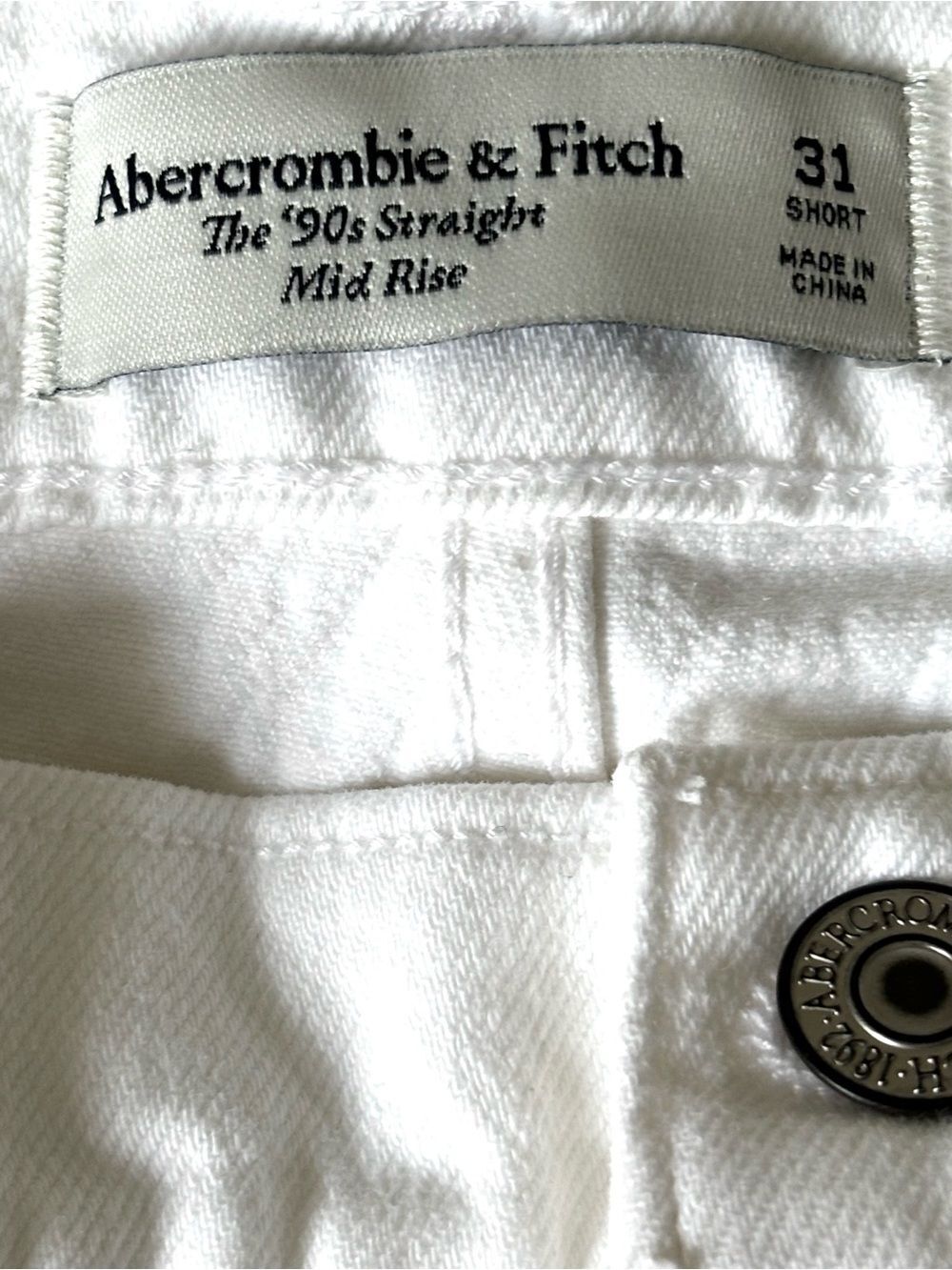 Abercrombie The ’90s Straight Mid Rise Jeans White Size 31 Short NWT - Picture 5 of 7